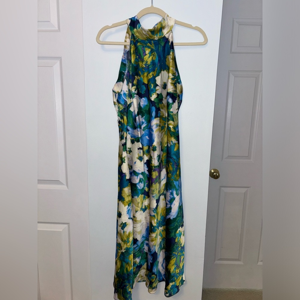 NWT NEVER WORN FLORAL DRESS SIZE M